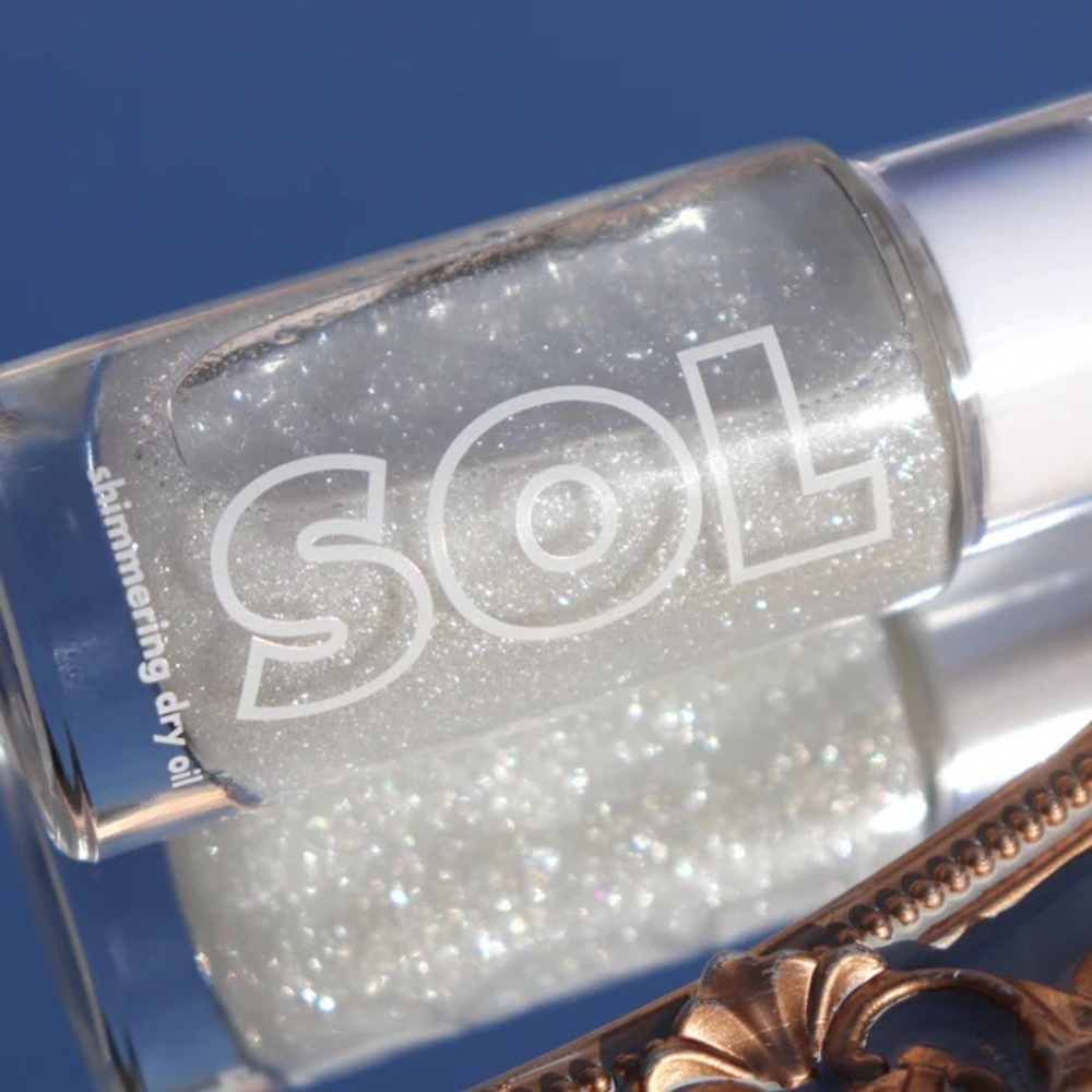 ⭐️6/$55⭐️ Colourpop Sol Shimmering Dry Oil— 
Sterling Silver